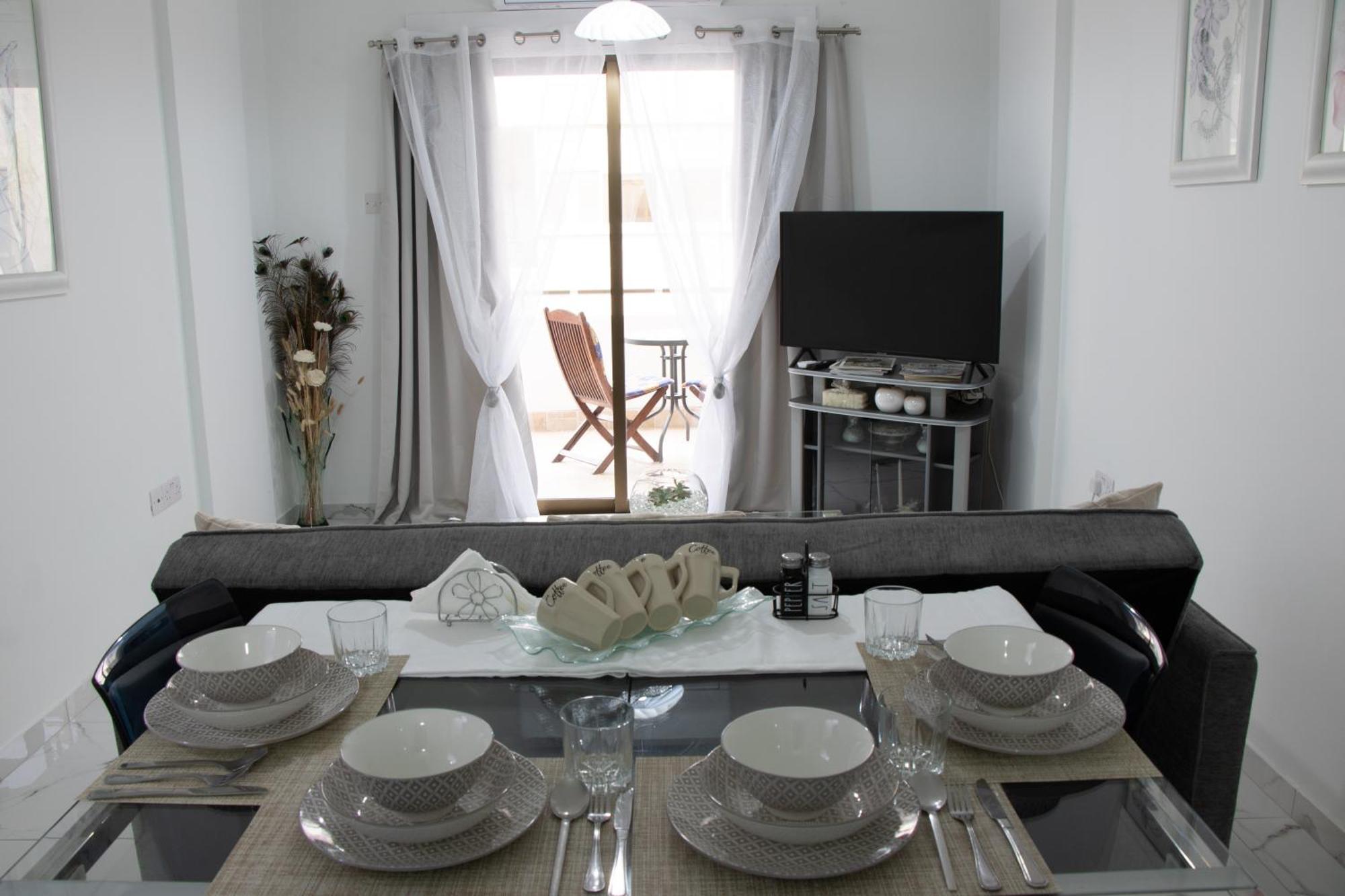 Apartment,Near The Beach Pinikoudes Larnaca Exterior photo