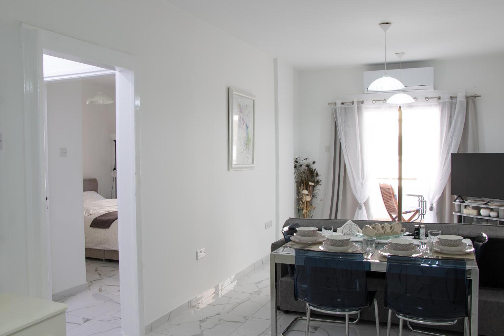 Apartment,Near The Beach Pinikoudes Larnaca Exterior photo